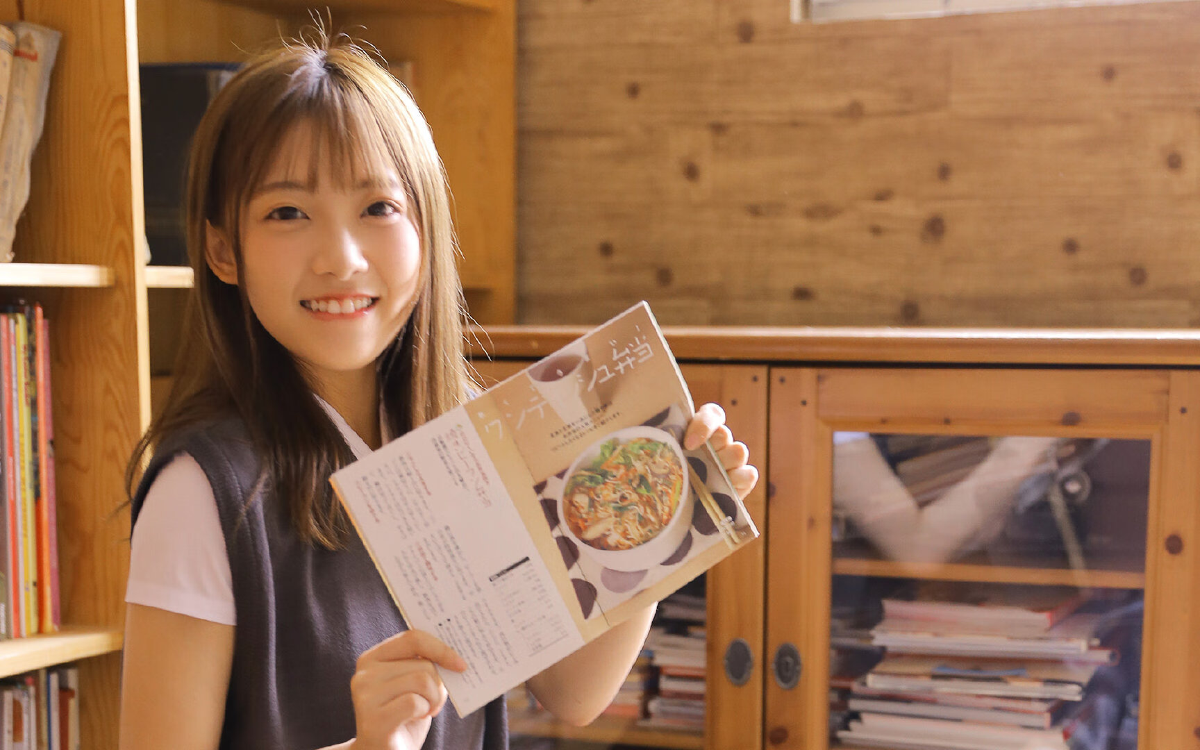 乌拉圭队门将穆斯莱拉在巴黎奥运会上展现出高水平的扑救能力，乌拉圭何塞穆希卡